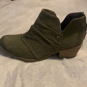 Earth Origin Green booties